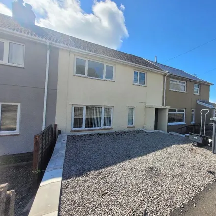 Rent this 3 bed duplex on Hill Crescent in Brynmawr, NP23 4TA