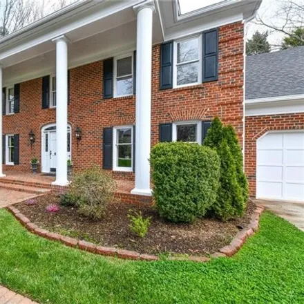 Image 2 - 3569 West Friendly Avenue, Starmount Forest, Greensboro, NC 27410, USA - House for sale