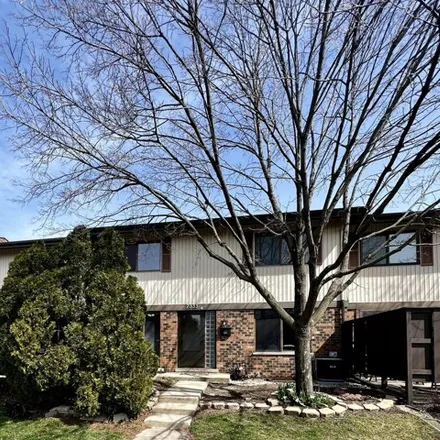 Image 1 - 7343 Winthrop Way, Downers Grove, IL 60516, USA - Condo for rent