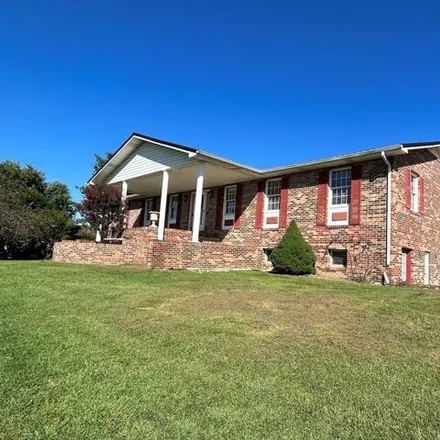 Buy this 6 bed house on 4390 E Lee Hwy in Max Meadows, Virginia