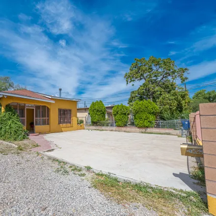 Buy this 3 bed house on 611 47th Street Northwest in Albuquerque, NM 87105