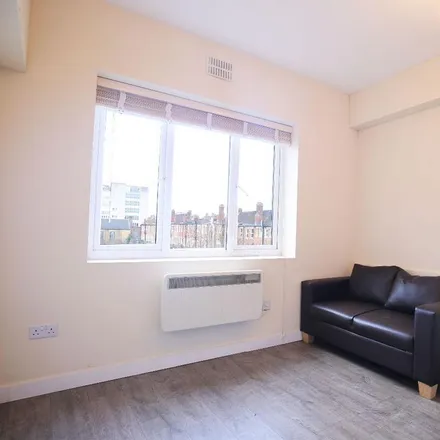 Image 7 - Camden Road, London, N7 9RS, United Kingdom - Apartment for rent