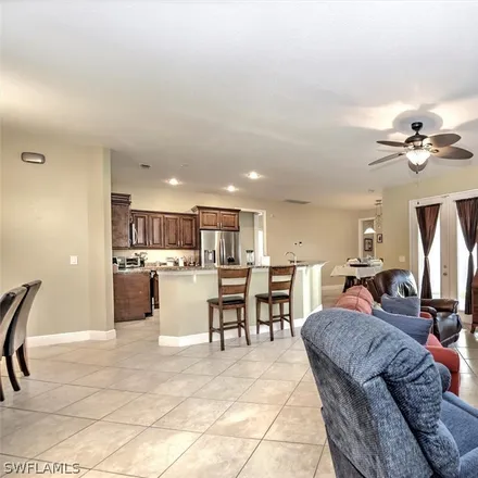 Image 2 - 1733 South Gator Circle, Cape Coral, FL 33909, USA - House for sale
