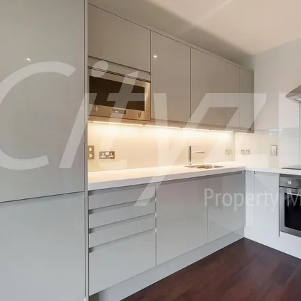 Image 2 - Orchard Wharf, Silvocea Way, London, E14 0TY, United Kingdom - Apartment for rent