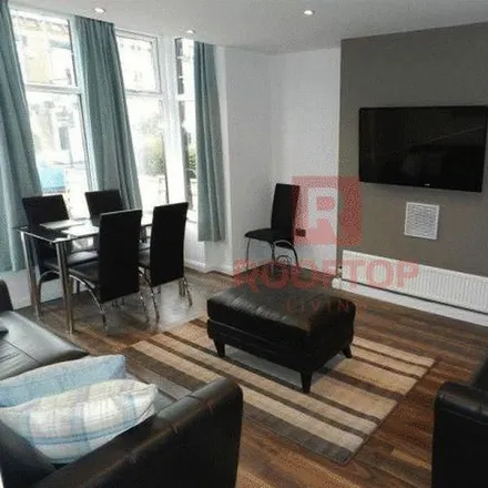 Rent this 8 bed house on 3-37 Headingley Mount in Leeds, LS6 3EW