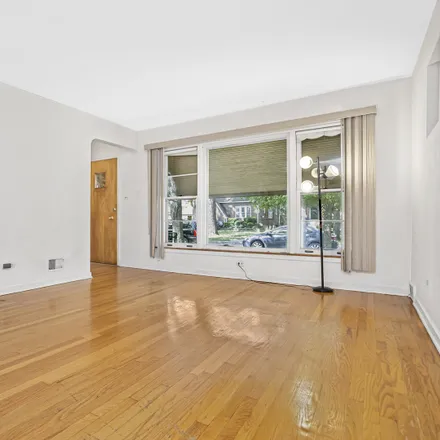 Image 3 - 6437 North Algonquin Avenue, Chicago, IL 60646, USA - House for sale