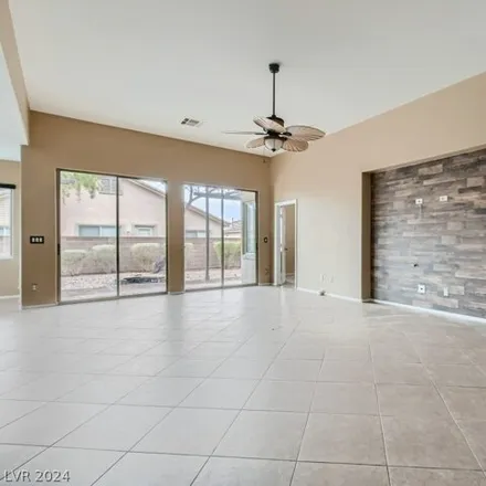 Image 4 - 8027 Slate Falls Street, North Las Vegas, NV 89085, USA - House for sale