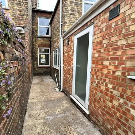 Rent this 3 bed townhouse on George Street in King's Lynn, PE30 1PL