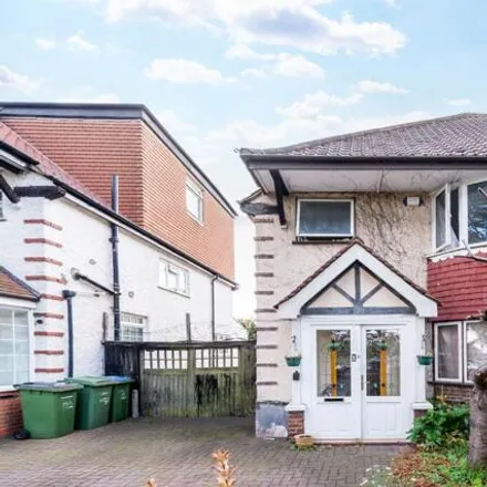 Buy this 3 bed duplex on Canberra Road in London, SE7 7BA