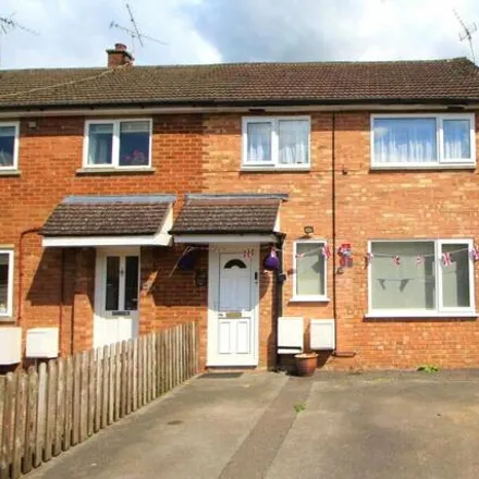 Buy this 2 bed house on Sutton Field in Whitehill, GU35 9BS