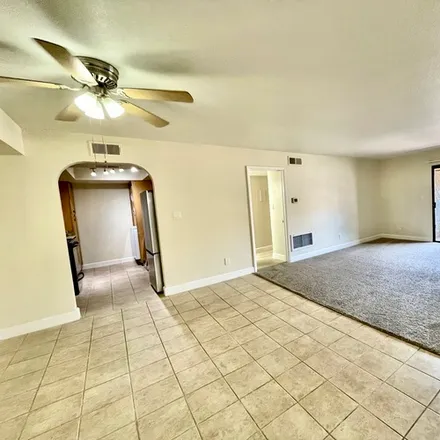 Image 4 - 3825 East Camelback Road, Unit 223 - Apartment for rent