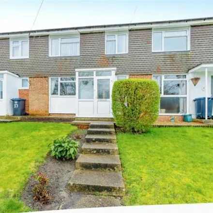 Buy this 3 bed house on Blacklands Meadow in Nutfield, RH1 4EW