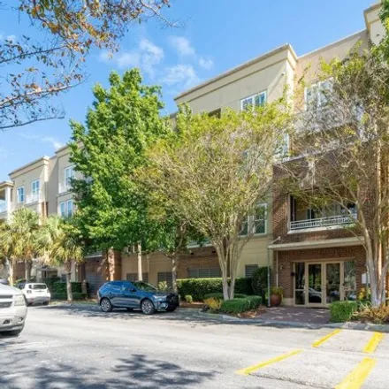 Buy this 2 bed condo on 201 Seven Farms Drive in Charleston, SC 29492