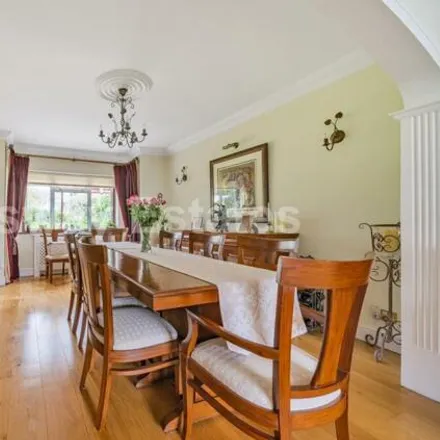 Image 4 - Wise Lane, London, NW7 2RE, United Kingdom - House for sale