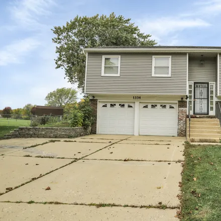 Buy this 4 bed house on 1334 Amherst Drive in Schaumburg, IL 60194
