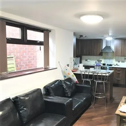 Rent this 6 bed townhouse on 48 Dale Road in Selly Oak, B29 6AG