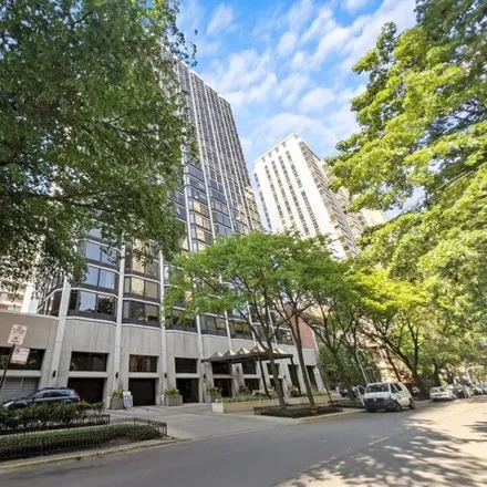 Buy this 3 bed condo on 50 East Bellevue in 50 East Bellevue Place, Chicago