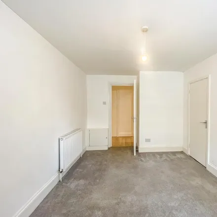 Image 9 - Nottingham House, Portland Rise, London, N4 2PU, United Kingdom - Apartment for rent