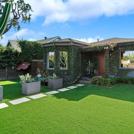 Image 2 - 2215 Wellesley Avenue, Los Angeles, CA 90064, USA - House for sale