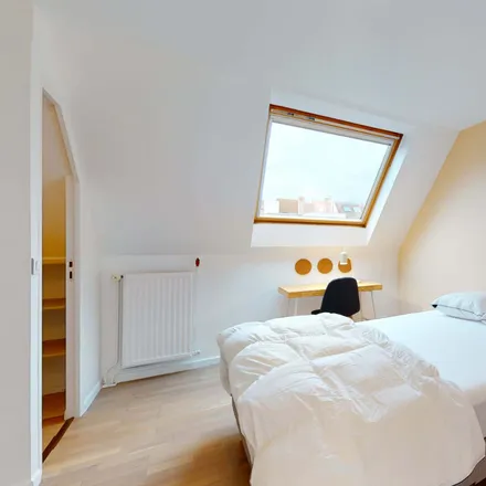 Rent this 5 bed room on 4 Allée des Charmilles in 77420 Champs-sur-Marne, France