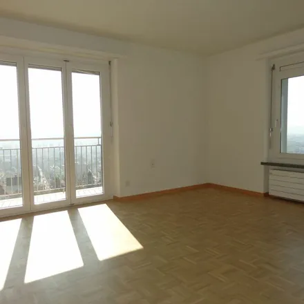 Rent this 4 bed apartment on Route de Reuchenette / Reuchenettestrasse 87 in 2502 Biel/Bienne, Switzerland