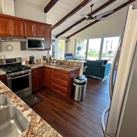 Image 3 - Avalon, CA, 90704 - House for rent
