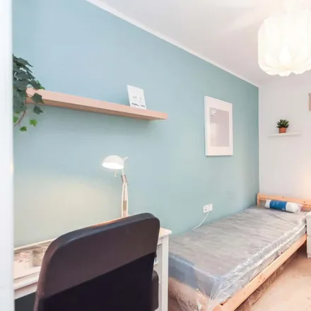 Rent this 5 bed room on BonÀrea in Carrer de Tetuan, 43201 Reus