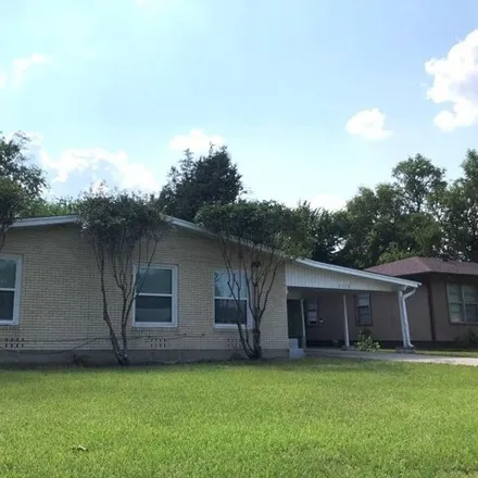 Rent this 4 bed house on 2350 North Shannon Street in Sherman, TX 75092