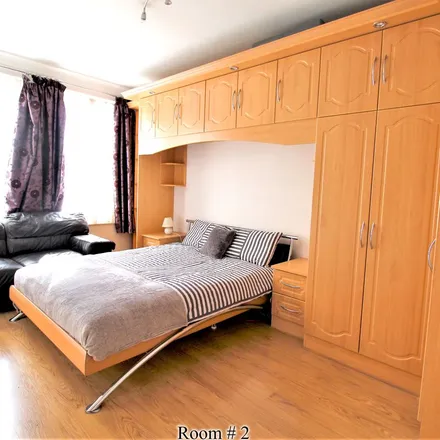 Rent this 1 bed apartment on 7 Beaumont Avenue in London, W14 9ES