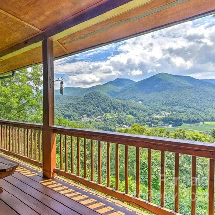 Image 1 - 349 Cub Trail, Maggie Valley, Haywood County, NC 28751, USA - House for sale