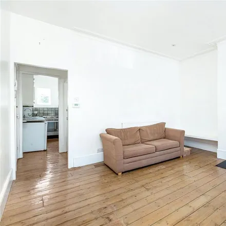 Image 4 - Gauden Road, London, SW4 6LE, United Kingdom - Apartment for rent