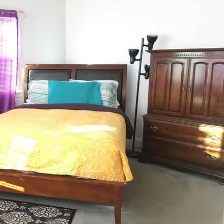 Rent this 1 bed house on Oakland