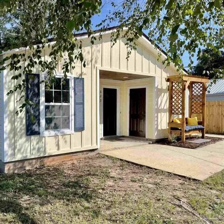 Buy this 3 bed house on 680 North G Street in Pensacola, FL 32501