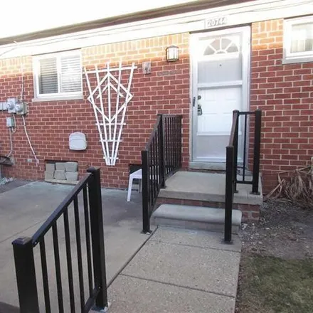 Buy this 2 bed townhouse on 20766 Hunt Drive in Roseville, MI 48066