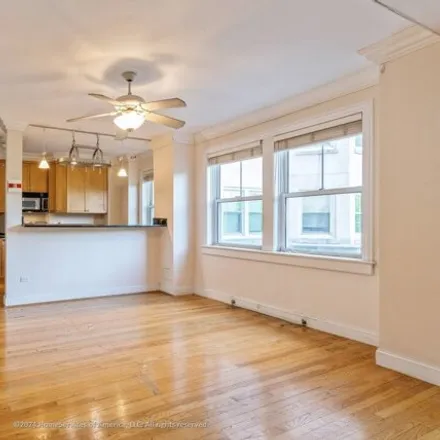 Image 5 - 5555 N Sheridan Rd Apt 301, Chicago, Illinois, 60640 - House for sale