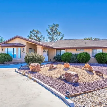 Buy this 3 bed house on 14288 Cronese Road in Sunset Hills, Apple Valley