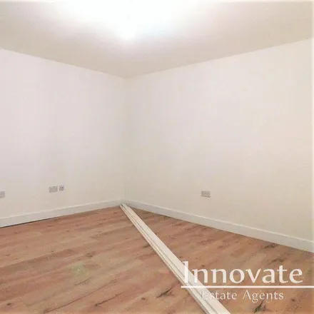 Image 2 - Dudley Road West, Tividale, B69 2HX, United Kingdom - Apartment for rent