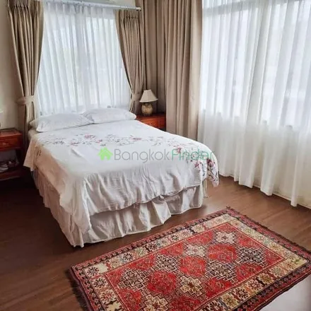 Rent this 4 bed apartment on Ramkhamhaeng University (Hua Mak) in Ramkhamhaeng Road, Bang Kapi District