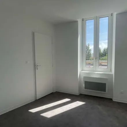 Rent this 3 bed apartment on Via Domitia in Place de l'Hôtel de Ville, 11100 Narbonne
