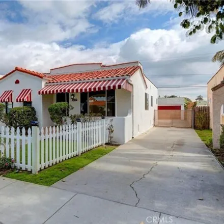 Buy this 2 bed house on 4272 Mildred Avenue in Culver City, CA 90066