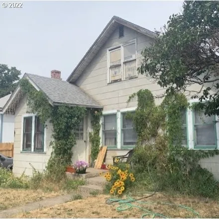 Buy this 3 bed house on 115 East Court Street in Goldendale, WA 98620