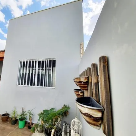 Buy this 2 bed house on Rotatória Élcio Corrêa de Moraes in Centro, Porto Feliz - SP