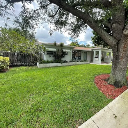 Rent this 2 bed house on 5822 Arthur Street in West Hollywood, Hollywood