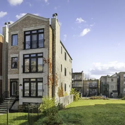 Buy this 4 bed condo on 6347 South Ingleside Avenue in Chicago, IL 60637