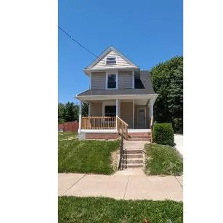 Buy this 3 bed house on 2404 Broadway in Toledo, OH 43609