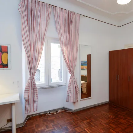 Rent this 4 bed room on Pizza pizza pizza in Via Salaria, 73