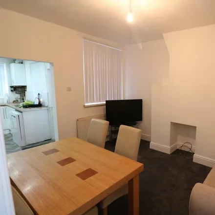 Rent this 4 bed townhouse on Gwenfron Road in Liverpool, L6 9AL