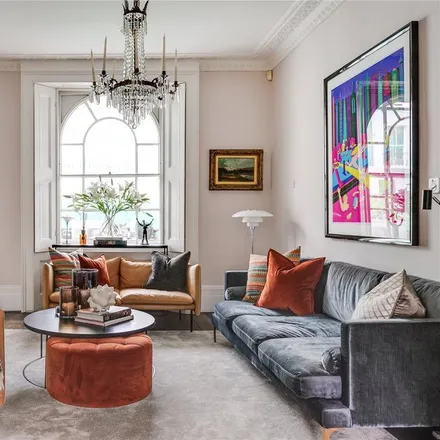Rent this 5 bed townhouse on 155 Gloucester Avenue in Primrose Hill, London