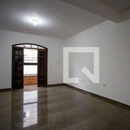 Rent this 3 bed house on Rua Monte Pascoal in Conceição, Diadema - SP