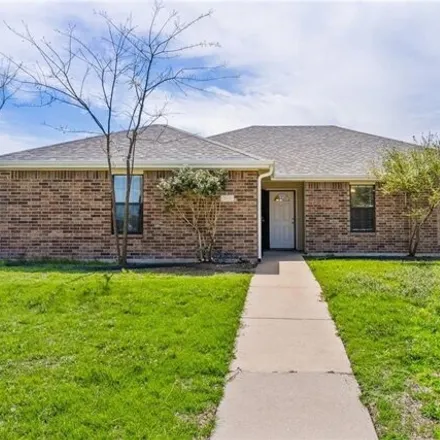 Rent this 4 bed house on 3418 Littleleaf Drive in Killeen, TX 76549